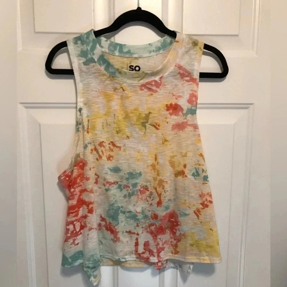 SO Juniors’ Tank Top Cropped High Neck in a Peach Tie Dye. Size Large. NWT - Picture 2 of 6